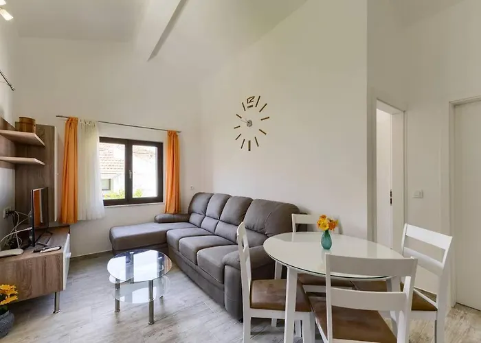 Apartment Sare